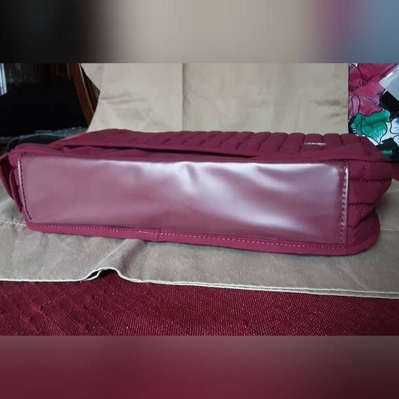 EUC Lug Pontoon Crossbody - Picture 7 of 12